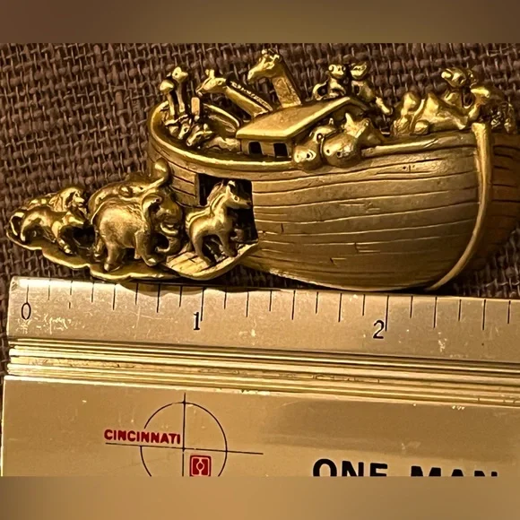 New old stock vintage Noah’s Ark signed AJC brooch pin - Picture 4 of 7